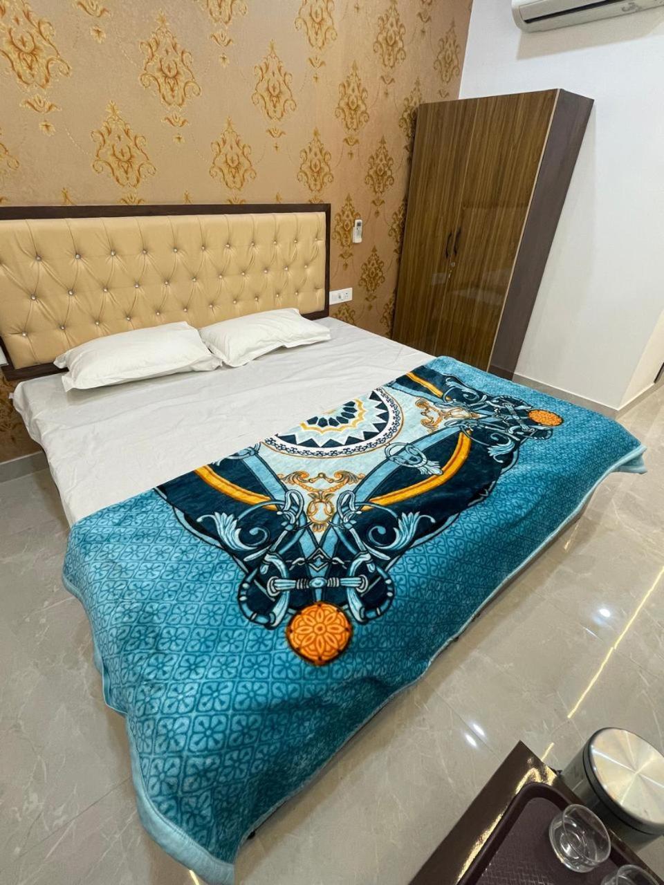 Kashi Imperial Bed & Breakfast พาราณสี ภายนอก รูปภาพ